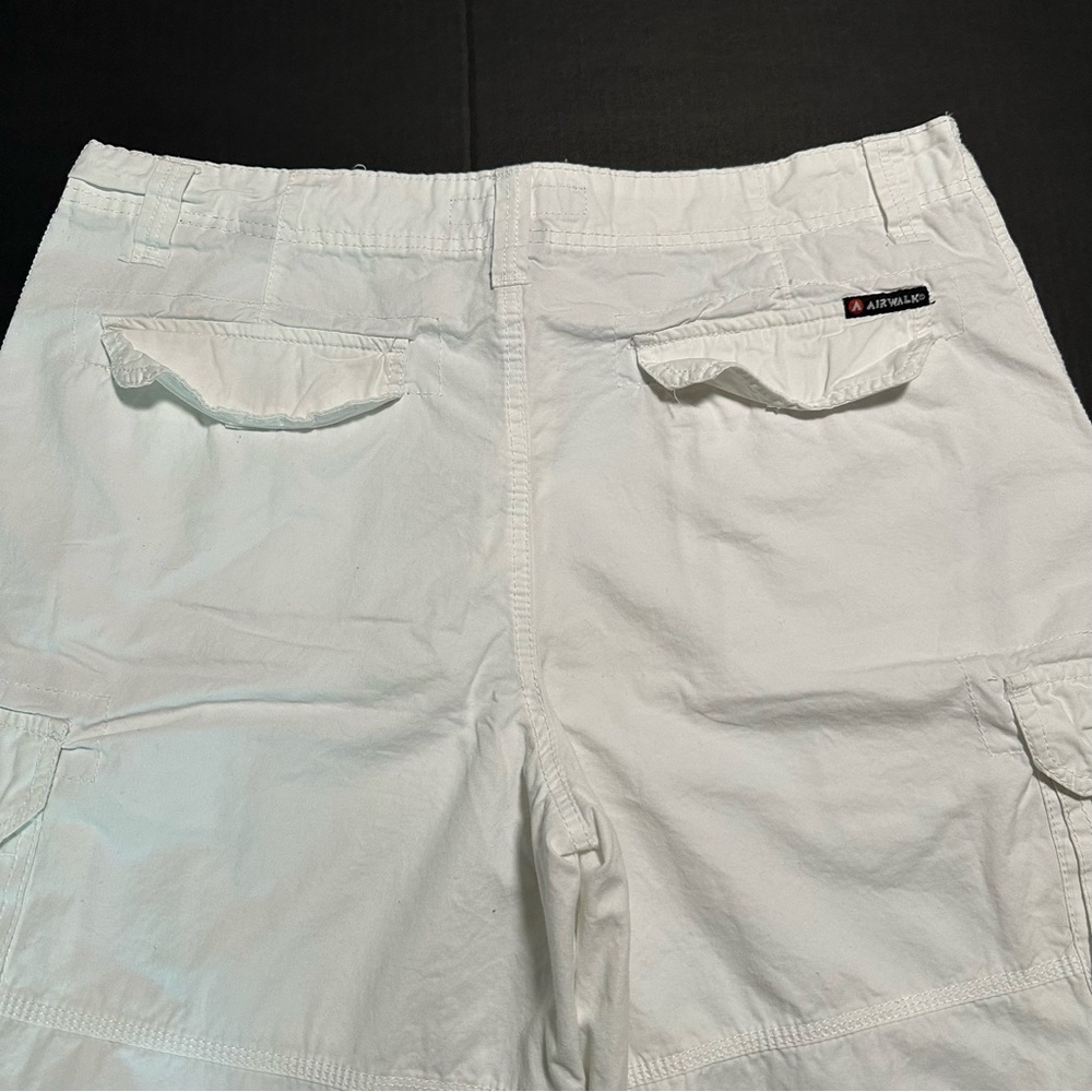 Airwalk Men’s White Cargo Shorts - Picture 7 of 11